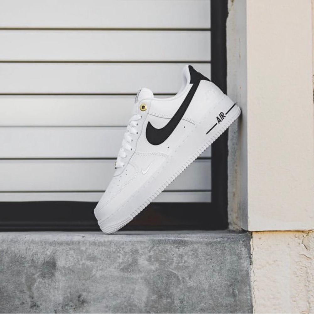 Sneakers - Picture 6 of 15